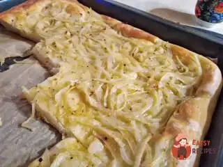 Генуезька фокачча з цибулею