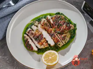 Курча з соусом сальса верде