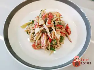 Коул слоу із заправкою з авокадо