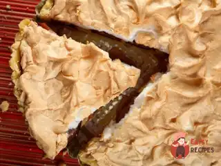 Яблучний пиріг на кефірі.