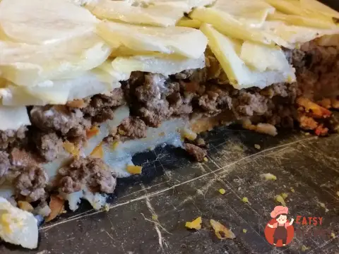 Картопляна запіканка з домашнім фаршем