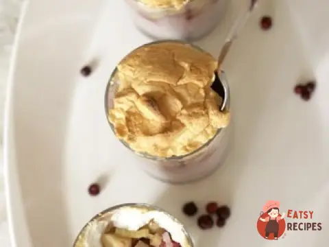 Рисова запіканка з ревенем