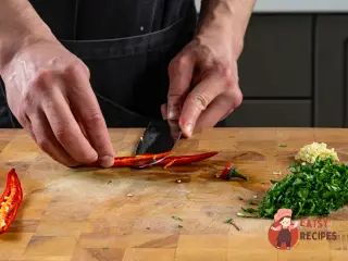 Крок 5: Котлети з капустою з гострим соусом
