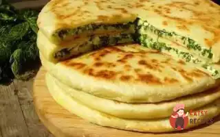 Індійська Коржик Паратха Із Зеленню Та Сиром
