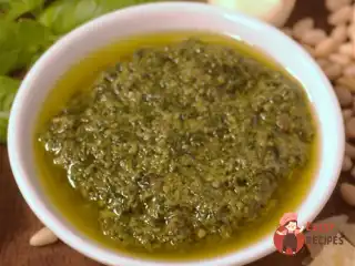 Соус песто з мускатним горіхом