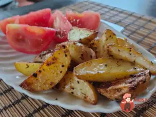Картопля по-сільському з кунжутом