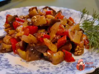 Баклажани тушковані з овочами
