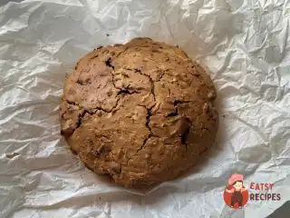 Морквяний кекс із горіхами та шоколадом