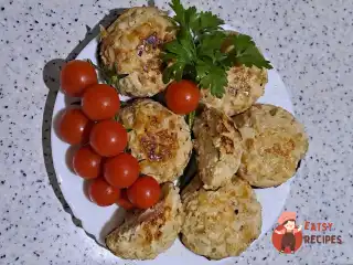 Соковиті рубані курячі котлети з вівсяними пластівцями в духовці