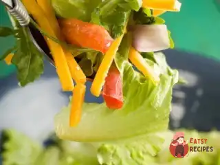 Салат з маринованим салатом пак-чою