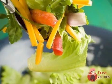 Салат з маринованим салатом пак-чою
