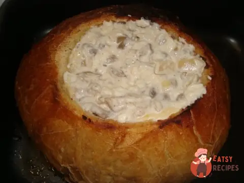 Курячий жульєн у хлібі