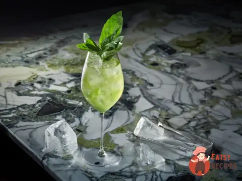 Коктейль Basil Spritz
