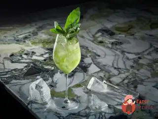 Коктейль Basil Spritz