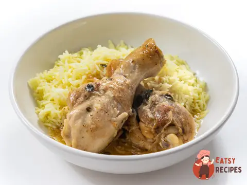 Курка на сковороді