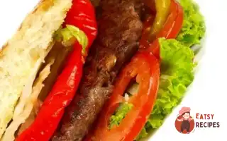 Маленькі Бургери В Піті З Салатом Та Овочами