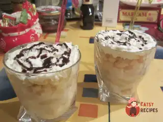 Англійський трайфл з бананами та кокосовим молоком