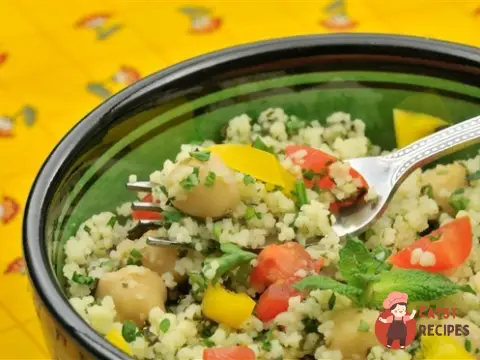 Кускус з овочами та куркою