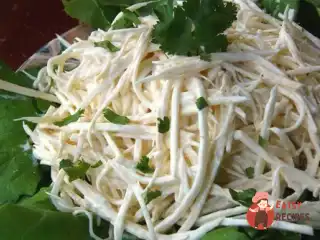 Паризький салат із селери