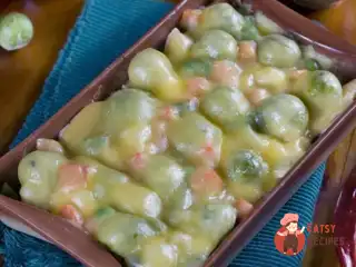 Брюссельська капуста на пару з соусом