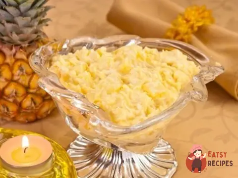 Салат з сиром, ананасами та куркою