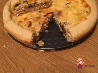 Лоранський пиріг з куркою та грибами