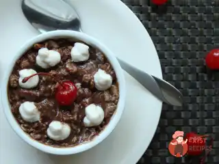 Вівсяна каша за мотивами торта «Чорний ліс»