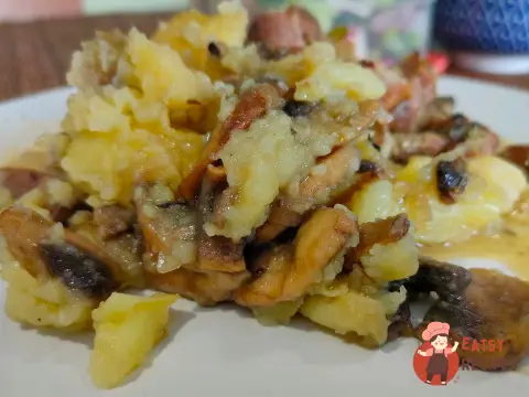 Варена картопля з грибами