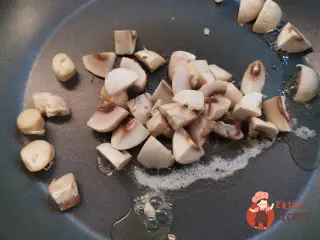 Крок 4: Тарталетки з грибами та сиром