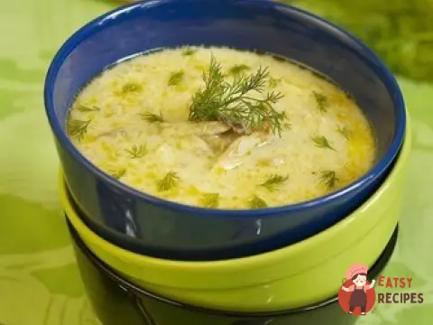 Рибний суп по-кубинськи з картоплею та зеленим горошком