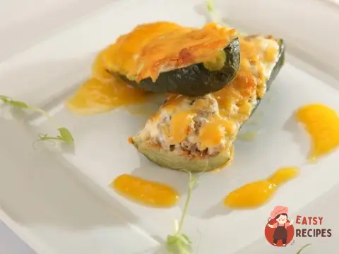 Цукіні з мигдалем та родзинками