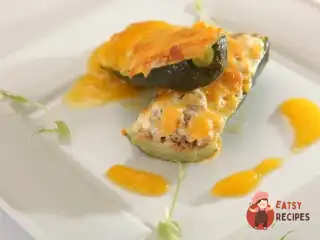 Цукіні з мигдалем та родзинками