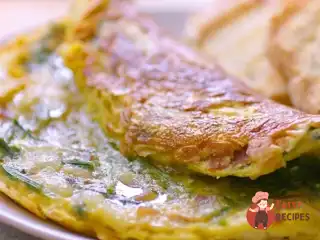 Фріттата з цукіні та зеленим горошком