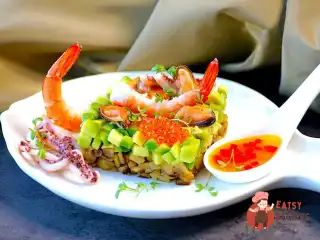 Вишуканий салат із морепродуктами