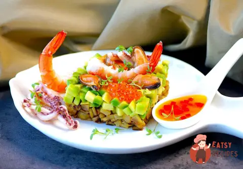 Вишуканий салат із морепродуктами