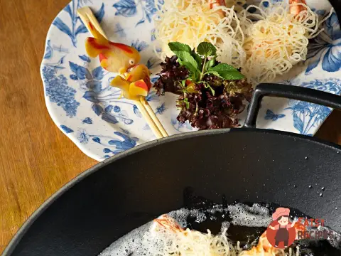 Локшина з тигровими креветками