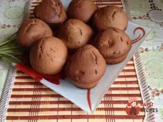 Маффіни з корицею, родзинками та горіхами