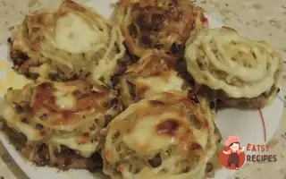 Стіжки З Фаршем, Грибами Та Тертою Картоплею