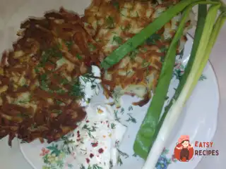 Картопляні драники зі шпикачками