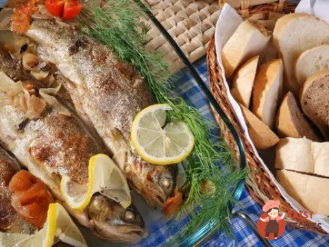 Сибас, фарширований каштанами та грибами