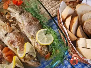 Сибас, фарширований каштанами та грибами