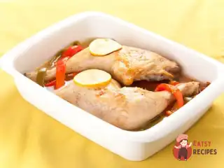 Курка з овочами у вині