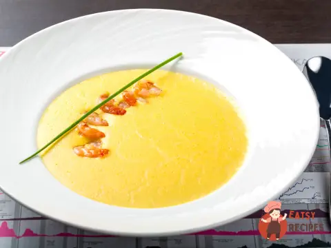 Суп-крем із кукурудзи з креветками