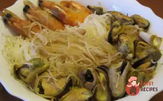 Рисова Локшина З Креветками Та Мідіями