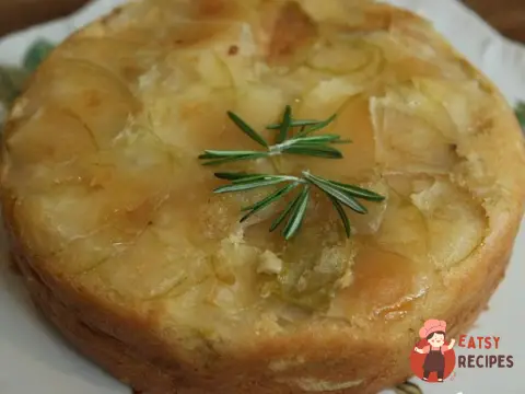 Листковий італійський яблучний пиріг