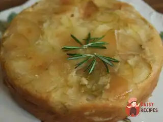 Листковий італійський яблучний пиріг