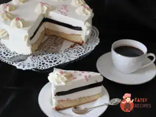 Ніжний торт з вишневим желе