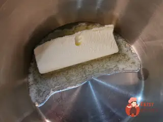 Крок 2: Яєчна начинка для млинців