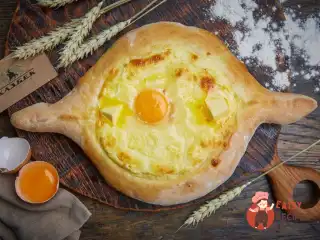 Хачапурі по-аджарськи на оливковій олії