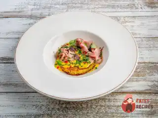 Решті з ростбіфом та ікрою тобіко